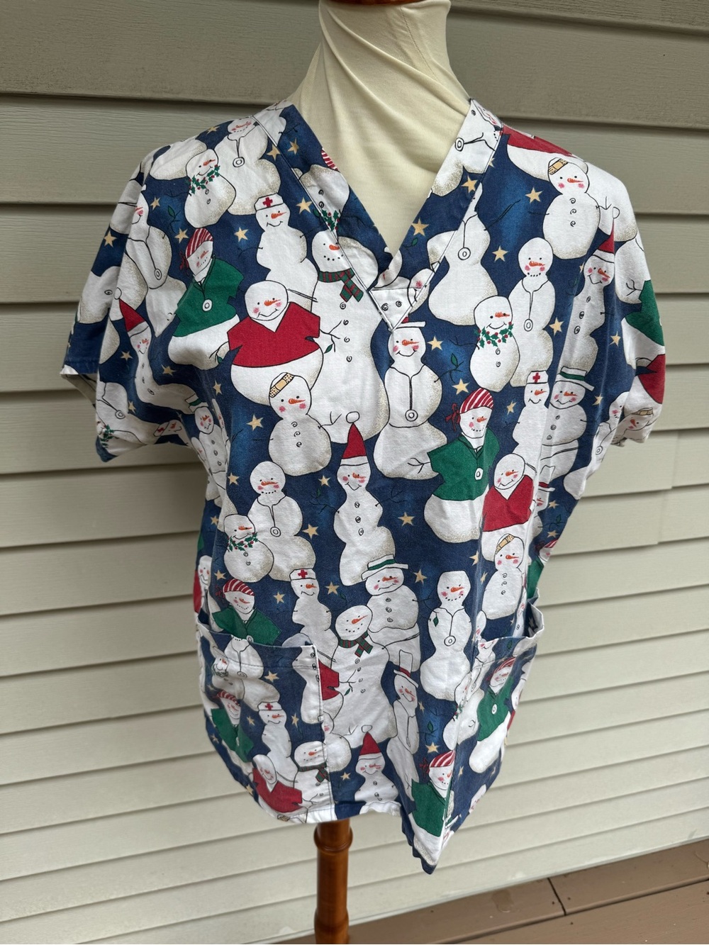 TAFFORD Scrubs medical Uniforms Ladies Nursing Smock holiday snowman